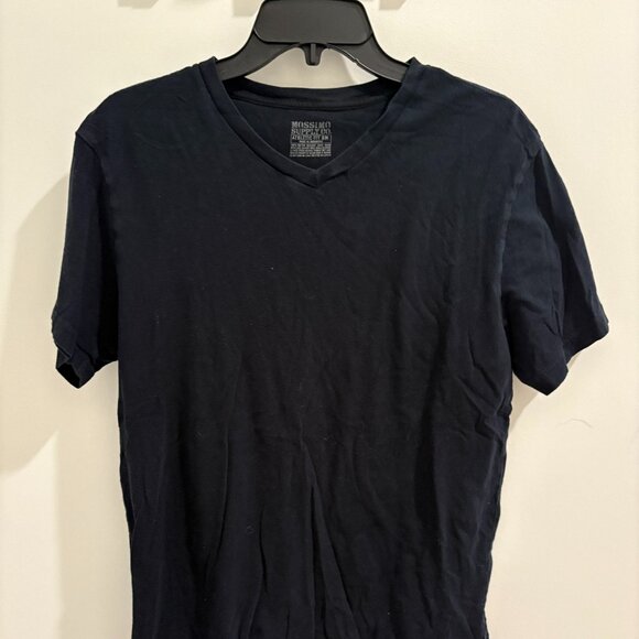 Medium Mossimo Black V-Neck T-Shirt - Picture 1 of 3